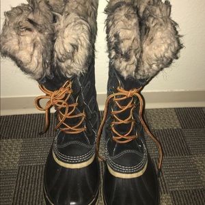 SOREL WATERPROOF WINTER BOOTS